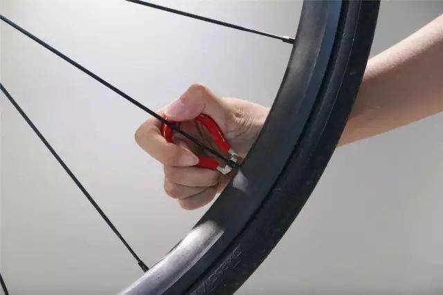 自行车碳纤维座管_碳座管对骑行_碳架骑行台