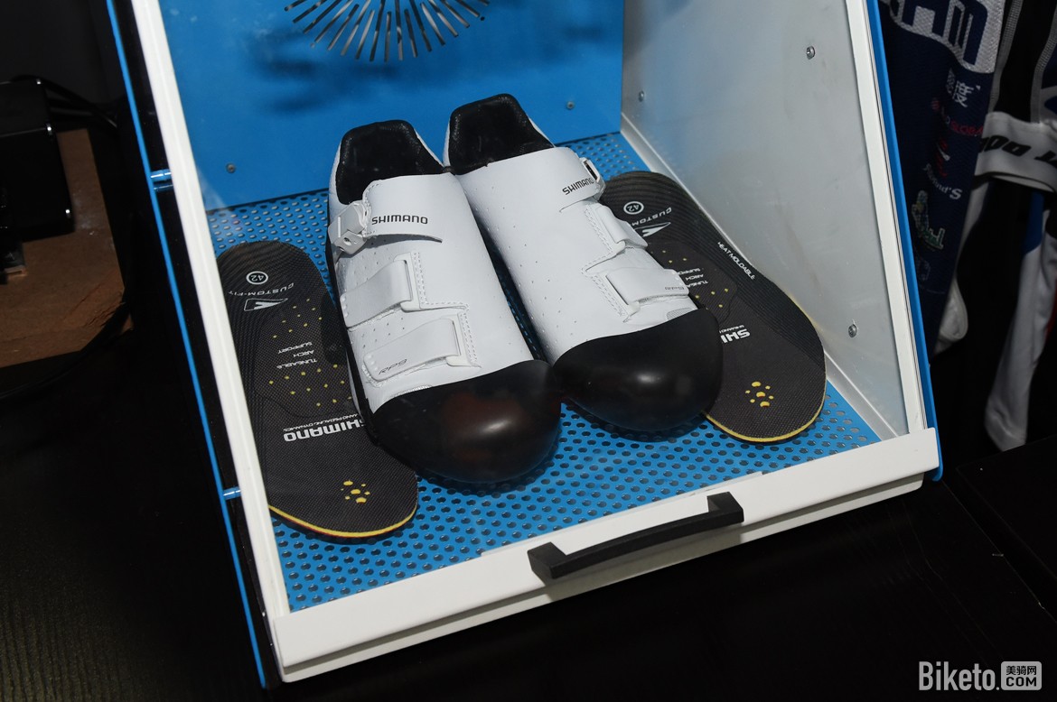 改车志丨跑题到脚上的Shimano Custom-Fit 锁鞋热塑