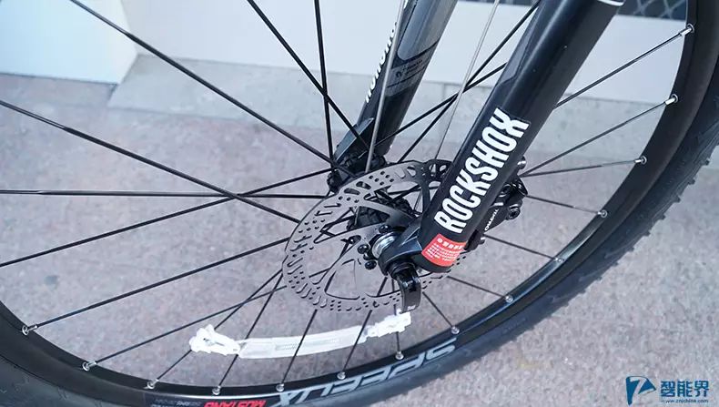 山地车前叉线控和肩控的区别_山地车肩控和线控图解_山地车前叉肩控还是线控