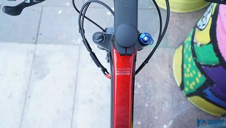 山地车前叉线控和肩控的区别_山地车肩控和线控图解_山地车前叉肩控还是线控