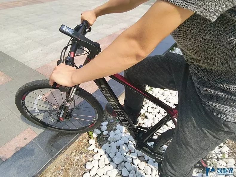 山地车肩控和线控图解_山地车前叉肩控还是线控_山地车前叉线控和肩控的区别