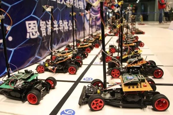 飞思卡尔智能小车_飞思卡尔智能车程序讲解_飞思卡尔智能车官网