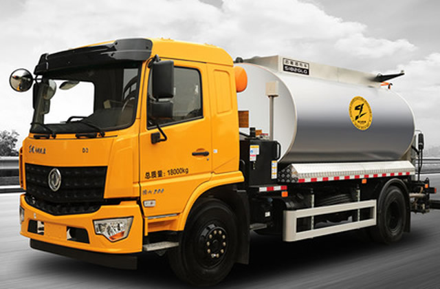 智能型沥青洒布机_智能乳化沥青洒布车_沥青智能洒布车