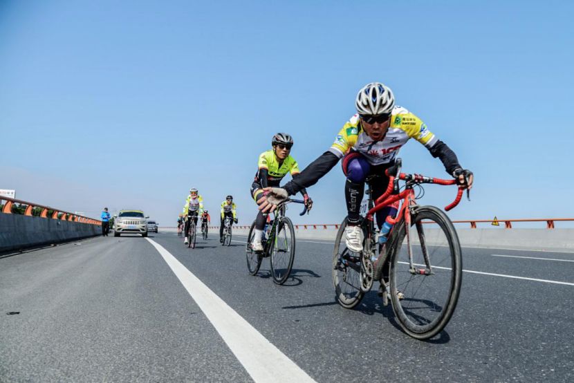 自行车赛道宣传标识_自行车赛道需要戴头盔吗_自行车xc赛道