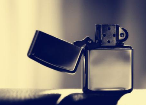 星空体育平台官网入口 zippo打火机能带上火车吗？