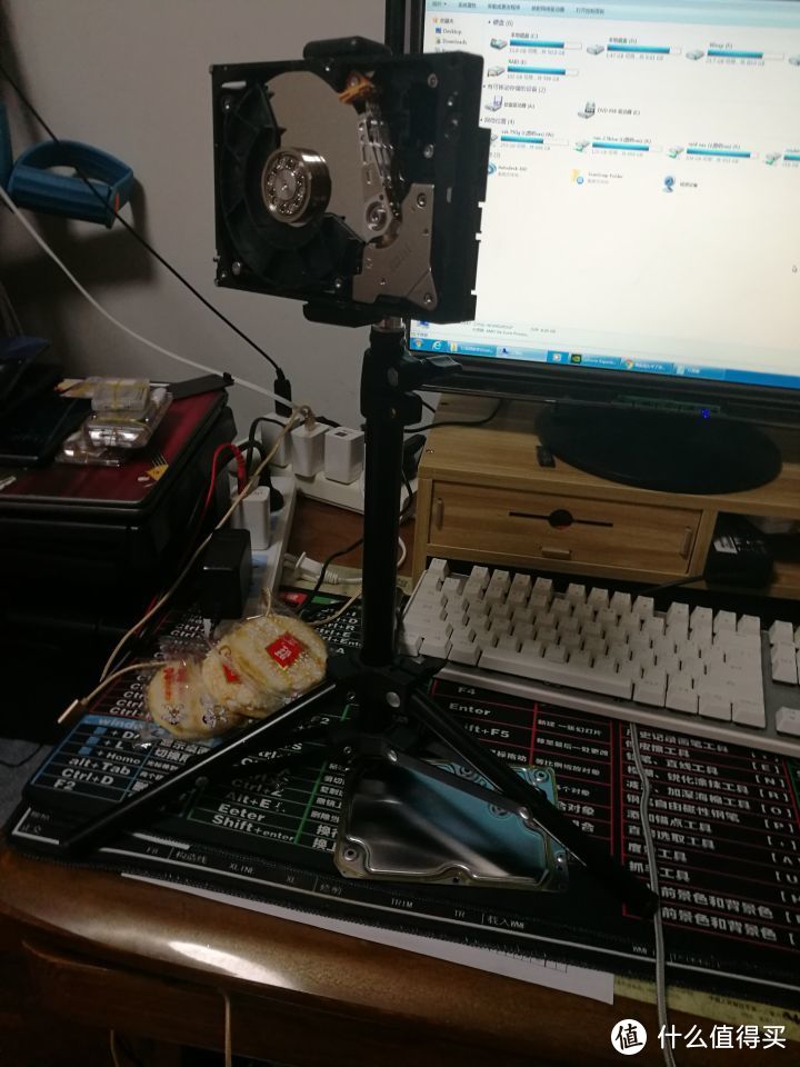 自制硬盘化妆镜——硬盘坏了不要扔，拆了当镜子照，隔壁……