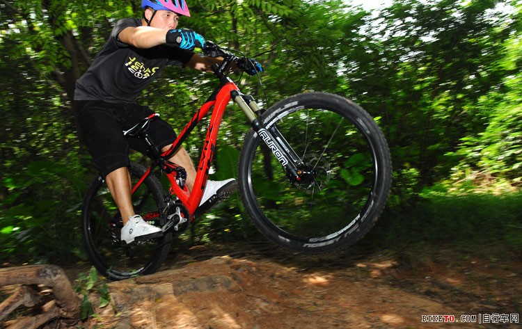 SR SUNTOUR AURON 650B让你拥有越来越快的能力