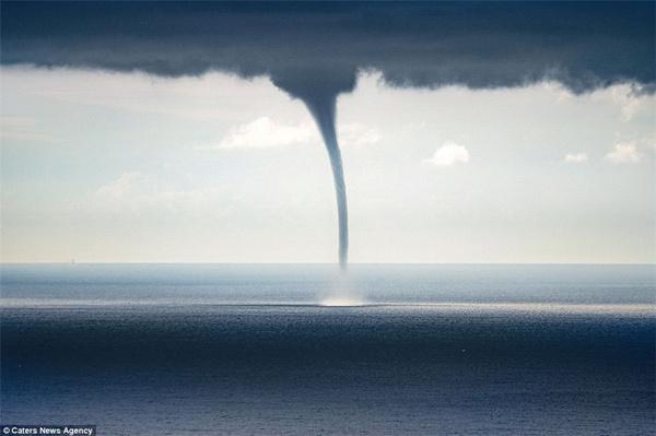 火龙卷实验_火龙卷实验报告_火龙卷实验步骤和原理