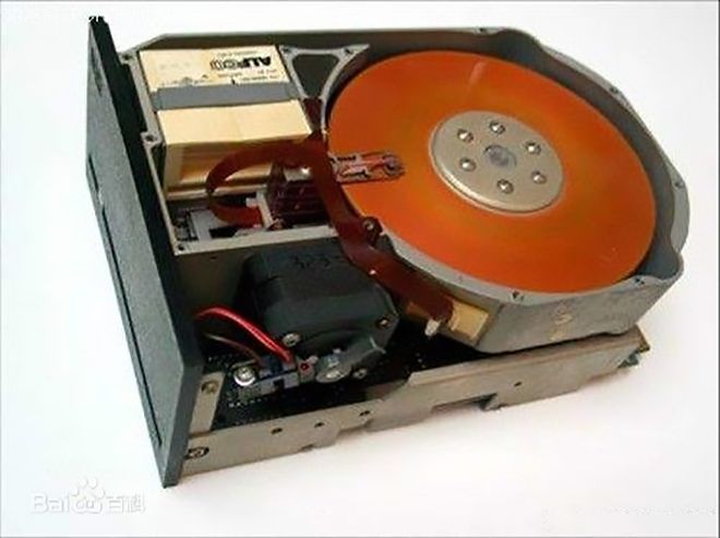 硬盘片是什么材质_硬盘盘片有毒吗_硬盘盘片材料