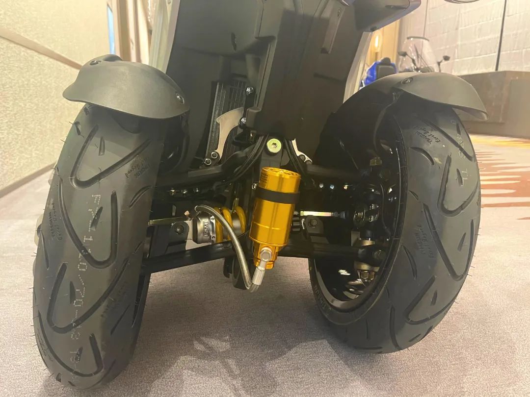 两轮平衡智能车图片_两轮平衡智能车有哪些_两轮自平衡智能车