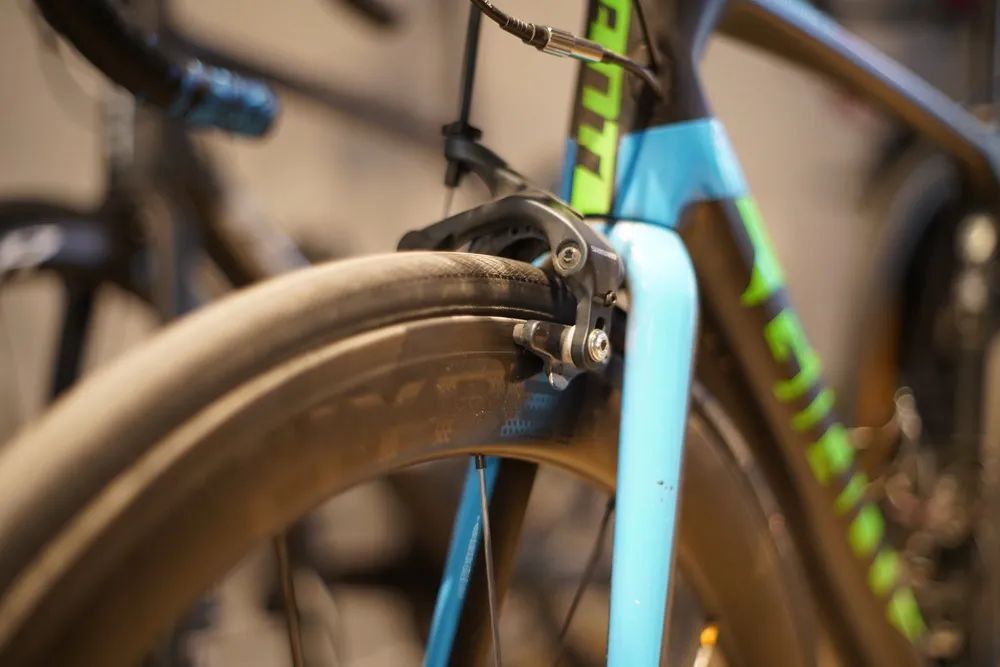 碳前叉推荐_全碳前叉安全吗_公路车碳前叉推荐