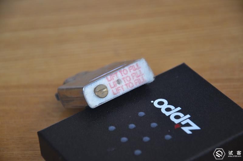 zippo打火机棉芯怎么换_zippo打火机换棉花_zipoo打火机换新棉花