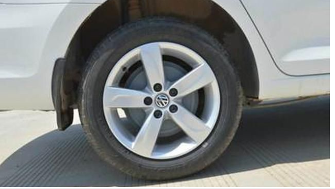 半岛·BOB官方网站 鼓刹好还是盘刹好？为什么现在的车都看不到鼓刹了？