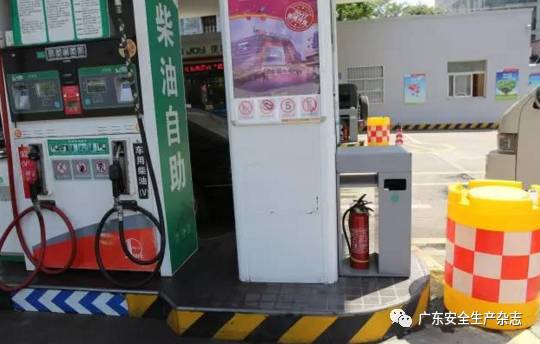 加油正确打火机方法图解_打火机加油正确方法_加油的打火机怎么用