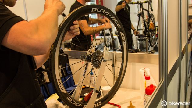 公路轮组买方指南——献给那些准备升级轮组的新手