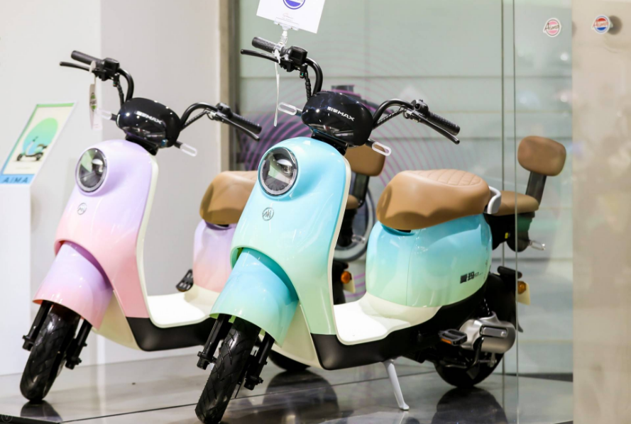 电动车爱玛雅迪好用吗_爱玛好雅迪好_爱玛和雅迪电动车哪好