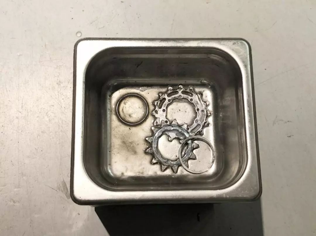 山地自行车保养塔基怎么安装_山地自行车保养工具_山地自行车塔基的保养