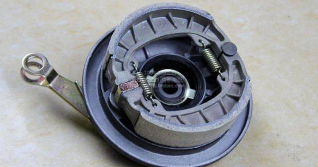 鼓刹碟刹区别_鼓刹和碟刹_鼓刹和碟刹有什么区别