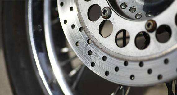 鼓刹和碟刹有什么区别_鼓刹碟刹区别_鼓刹和碟刹