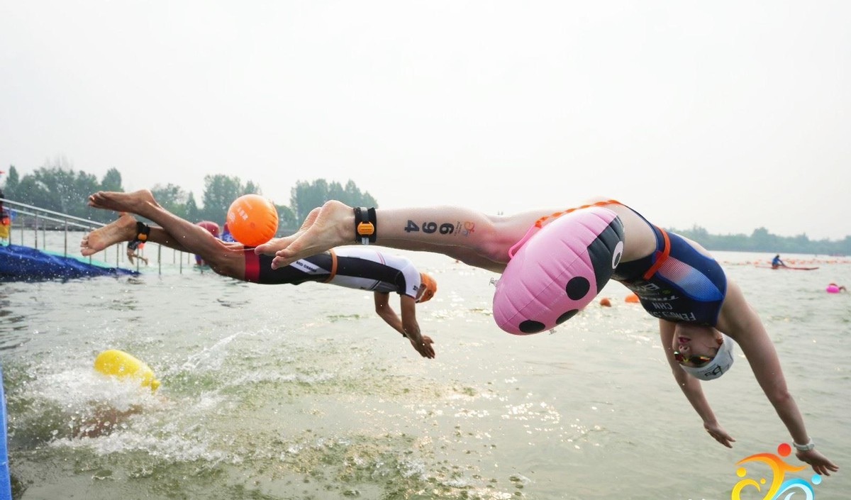 自行车运动员训练视频_女子自行车运动_女自行车运动员