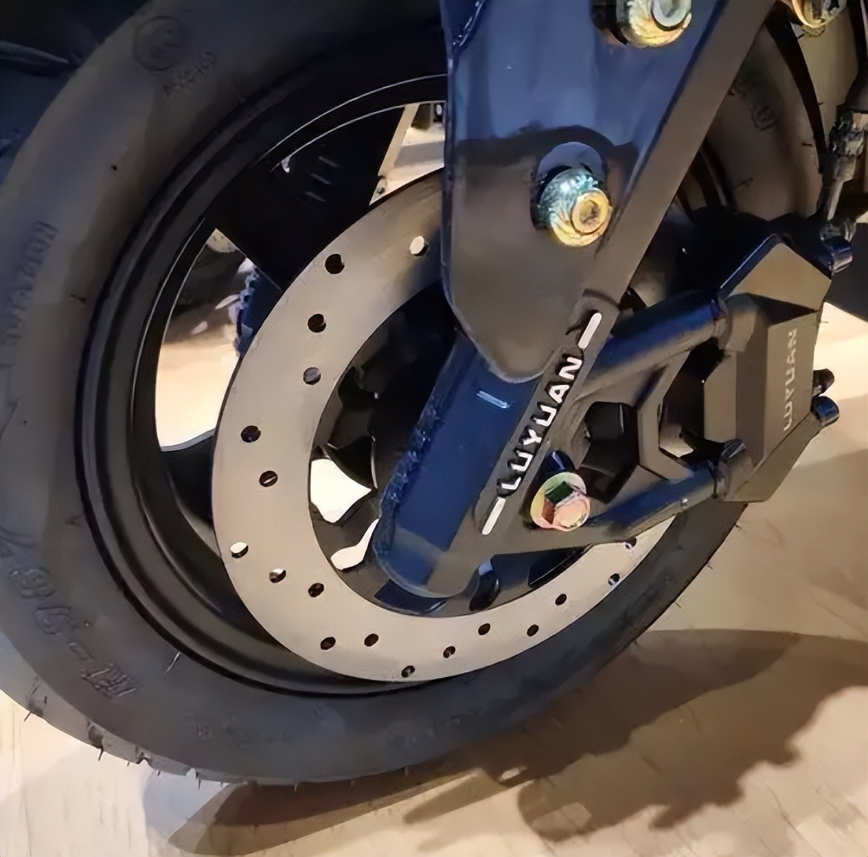 碟刹好还是鼓刹好_鼓刹碟刹的区别_鼓刹碟刹盘刹的区别