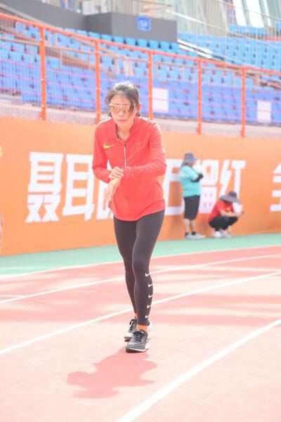 自行车运动员训练视频_女自行车运动员_女子自行车运动