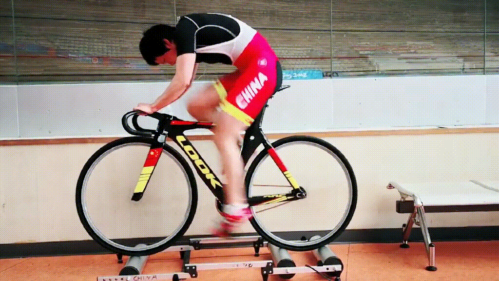 自行车员训练运动方法有哪些_自行车运动员日常训练时间_自行车运动员训练方法