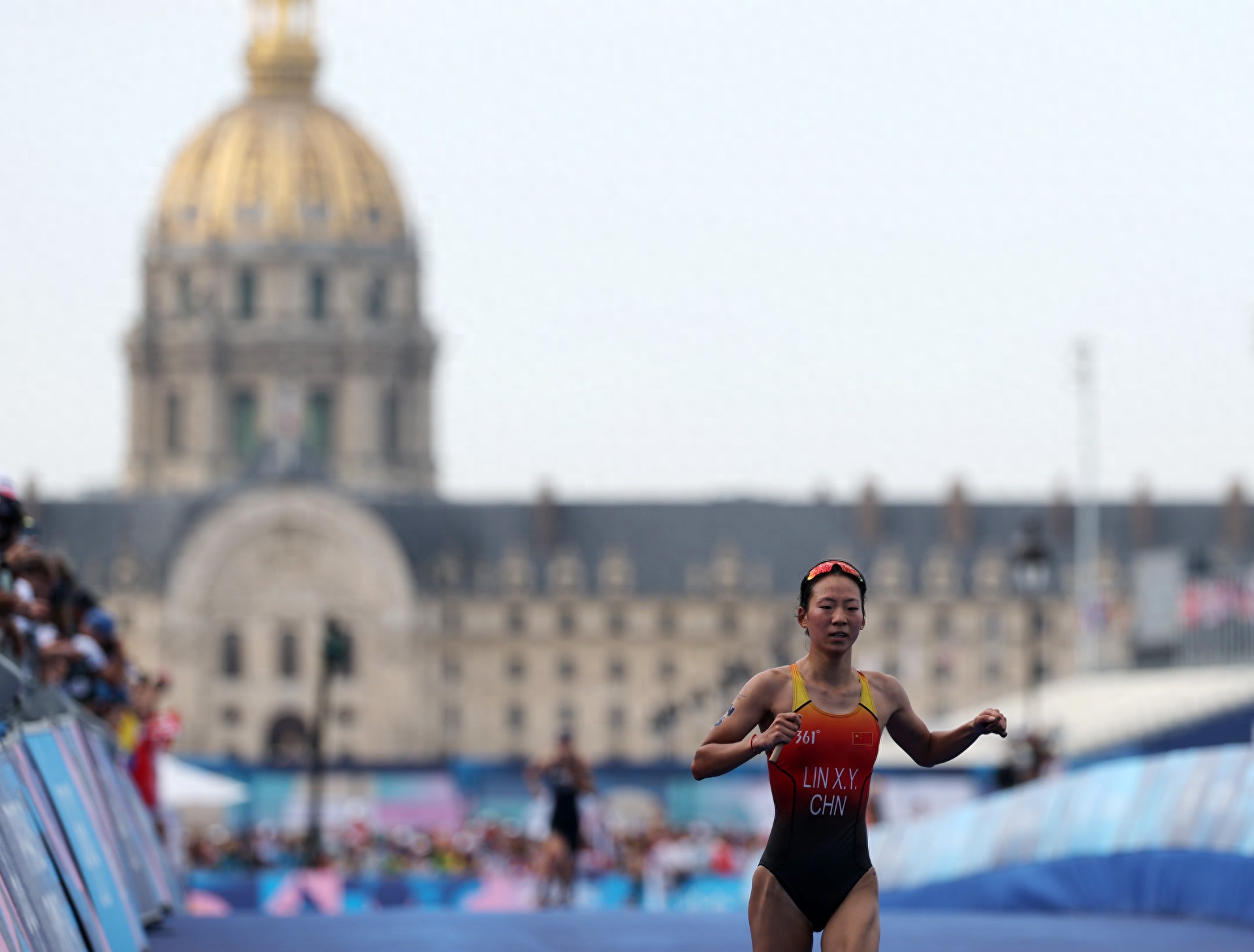 星空体育平台官网入口 女子铁三选手林鑫瑜：越过山丘 更盼高峰