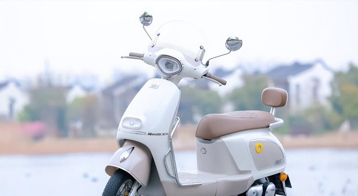 雅迪钻石版电动车_雅迪砖石电动车_雅迪电动车钻石系列