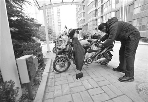 半岛·BOB官方网站 电动车楼道充电违规，更致命？非国标电动车今后将何去何从？