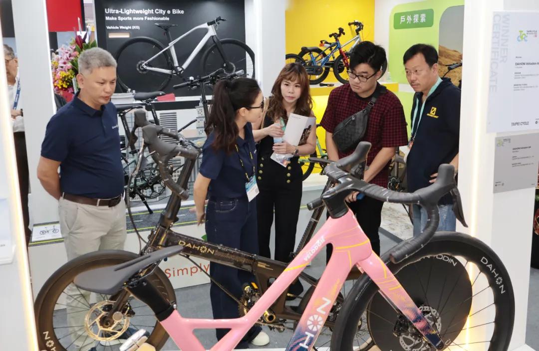 2025台北国际自行车展 DAHON大行快车道技术_DAHON大行Vélodon A4公路车_美国大行折叠车专卖店怎么样