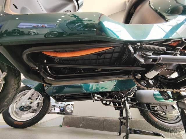 爱玛电动车自行车_爱玛骠骑电动车_爱玛自行车好不好