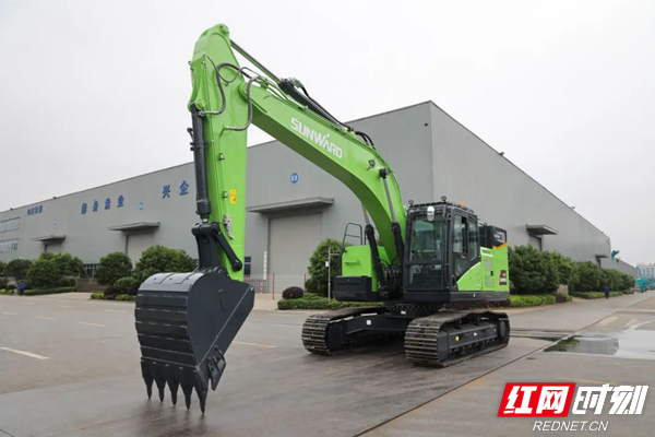 山河智能挖掘机提车作业_山河挖掘作业智能提车机怎么用_山河智能挖掘机价格查询