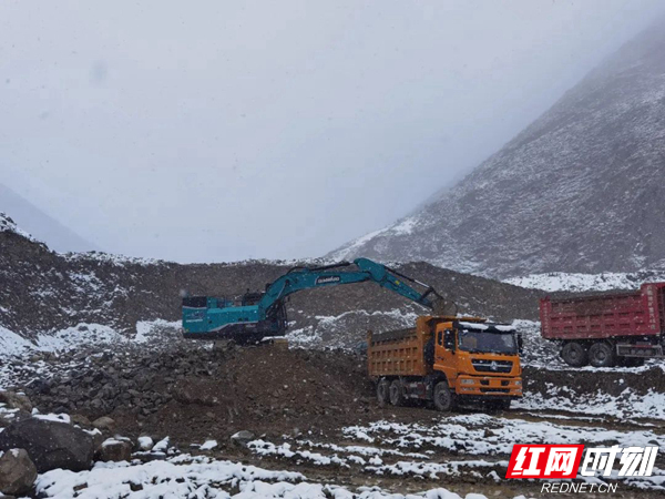 山河智能挖掘机价格查询_山河智能挖掘机提车作业_山河挖掘作业智能提车机怎么用