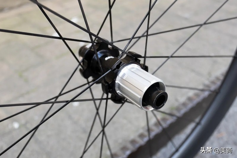 自行车车架材质类型设计_自行车车架结构_自行车零部件组成类型功能