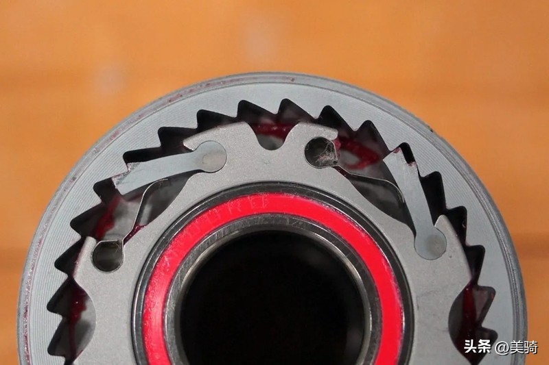 自行车车架材质类型设计_自行车零部件组成类型功能_自行车车架结构