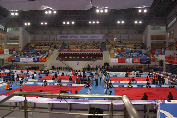 江苏省大学生智能汽车竞赛_恩智浦智能车大赛报道_全国大学生智能汽车竞赛赛道变化