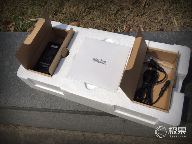 单轮平衡车使用体验_智能平衡车品牌_Ninebot One A1 平衡车