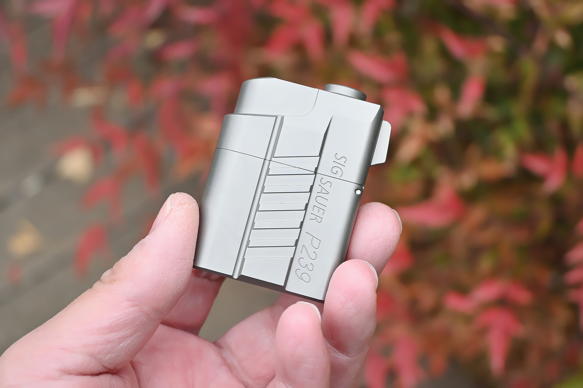 钛合金ZIPPO打火机 __zippo加油能用多久