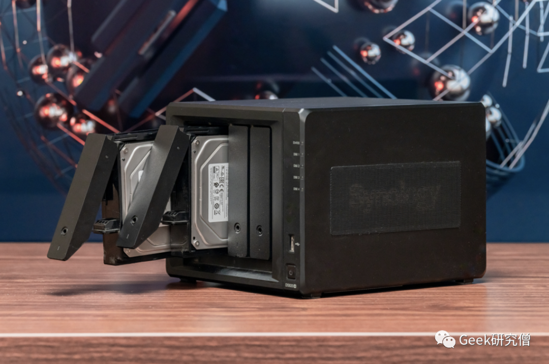 硬盘盘片是什么金属_硬盘片是什么材质_硬盘盘片材质