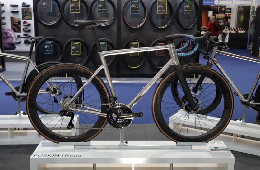  Fusion钛合金公路车 Reilly _英国自行车展 新款自行车产品 _2025 cannondale evo