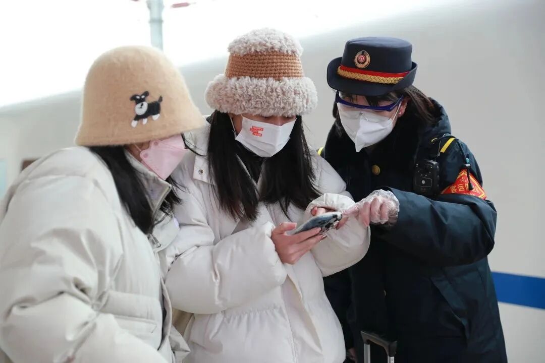 老家钓的鱼火车携带_家里酿的酒火车携带_坐高铁可以带zippo吗