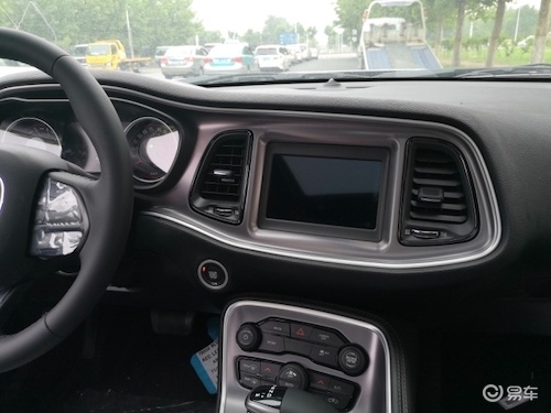 道奇挑战者参数配置_道奇挑战者SXT版 3.6L V6发动机 八速自动变速器 运动座椅