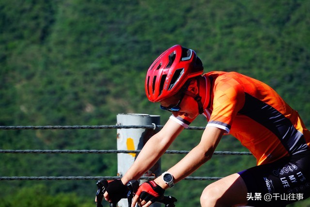 骑行装备选择_自行车运动员训练方法_骑行安全规则
