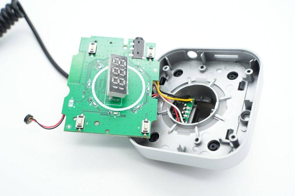 机乐堂带线款多端口车载蓝牙发射器_机乐堂车载蓝牙发射器拆解_智能蓝牙gps定位车充