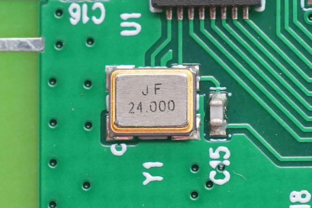 机乐堂车载蓝牙发射器拆解_机乐堂带线款多端口车载蓝牙发射器_智能蓝牙gps定位车充