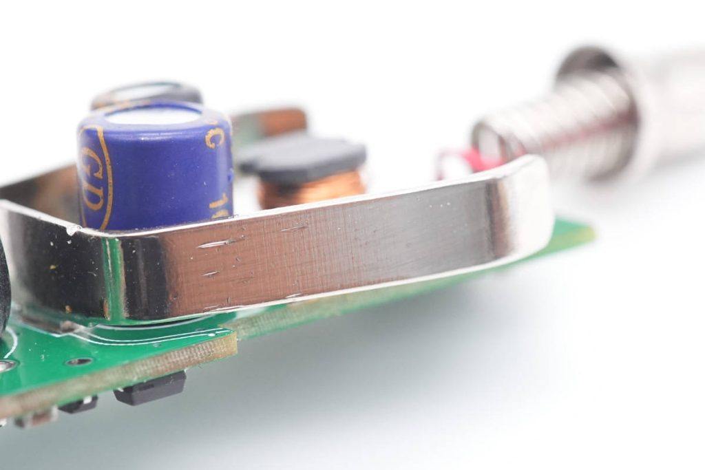 机乐堂带线款多端口车载蓝牙发射器_智能蓝牙gps定位车充_机乐堂车载蓝牙发射器拆解