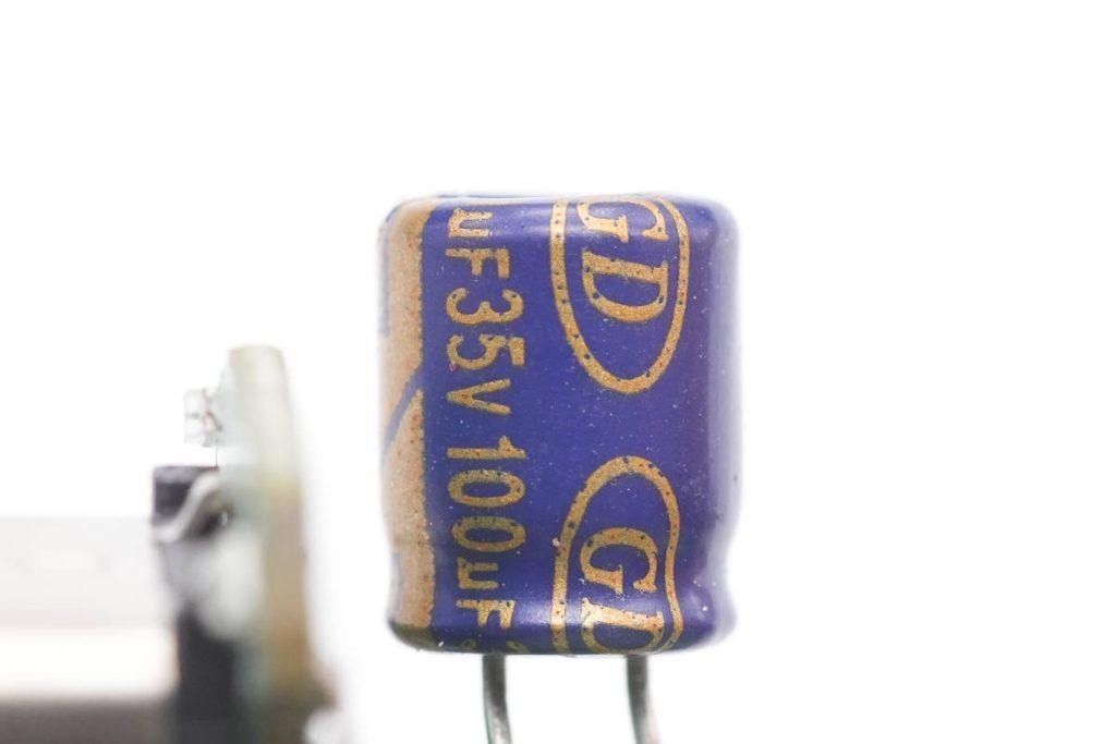 机乐堂车载蓝牙发射器拆解_机乐堂带线款多端口车载蓝牙发射器_智能蓝牙gps定位车充