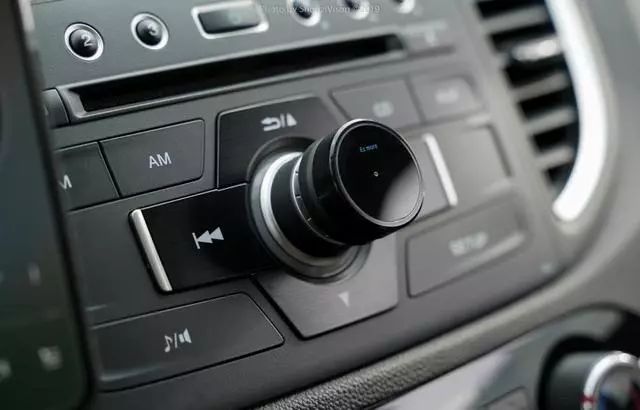 车内多设备快充解决方案_智能蓝牙gps定位车充_智能手势控制蓝牙快充