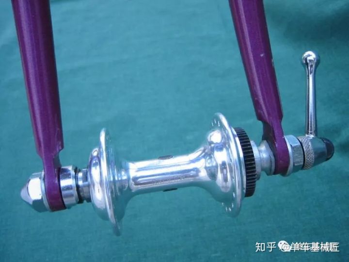 拆卸飞轮塔基的工具_xd塔基飞轮安装_飞轮塔基如何拆卸